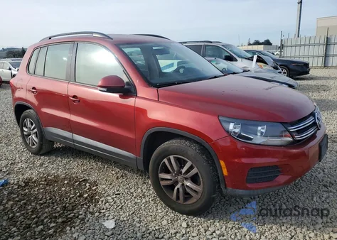 2016 Volkswagen Tiguan S z USA, uszkodzony, nr VIN WVGAV7AX8GW024558